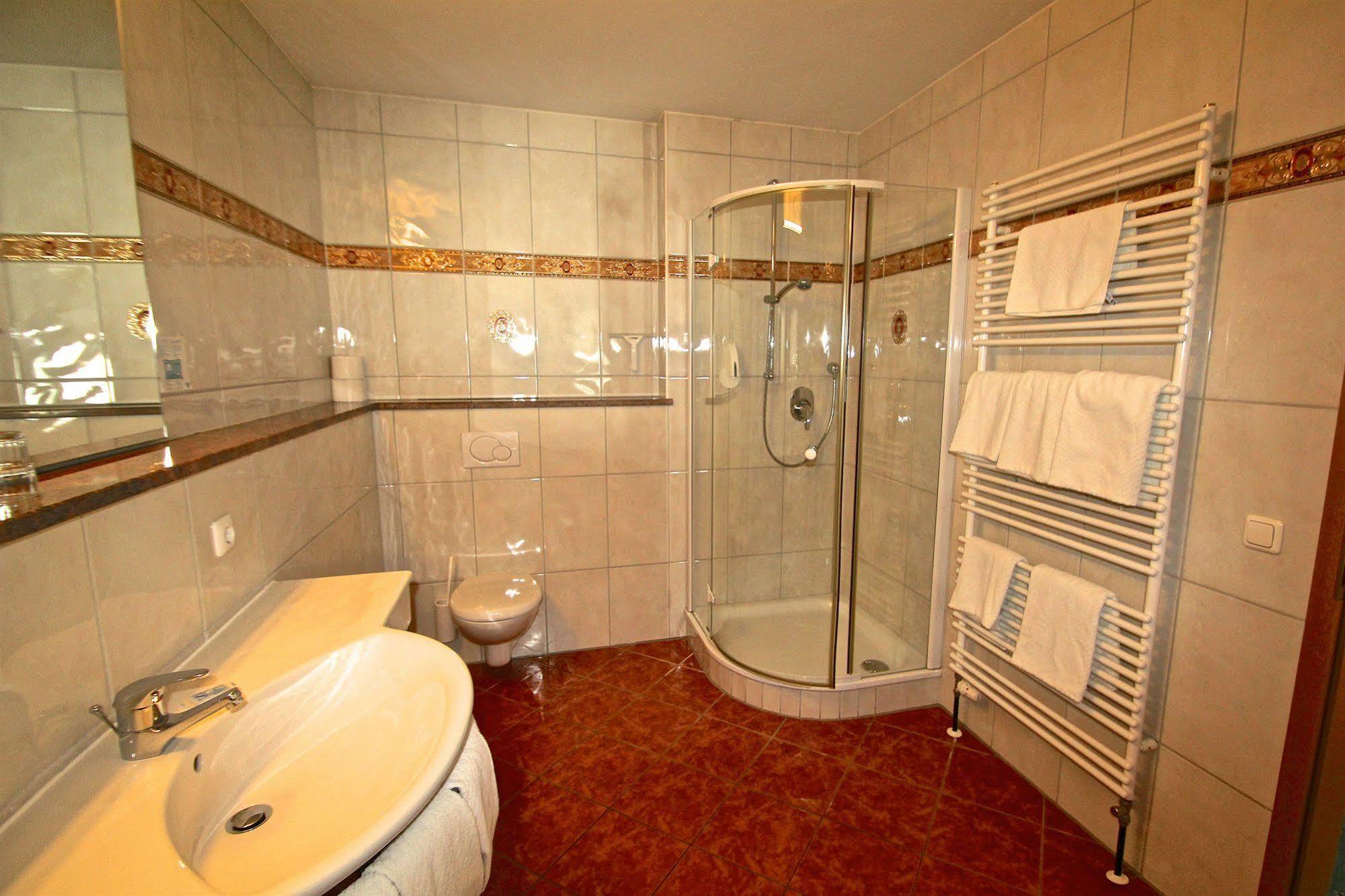 Alpenhotel Weiherbach Berchtesgaden Hallenbad Und Sauna المظهر الخارجي الصورة